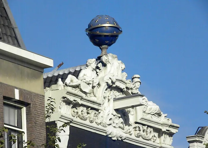 Ambassade Hotel